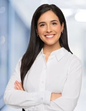 Merchant-presented portrait of Jessica Reynolds.